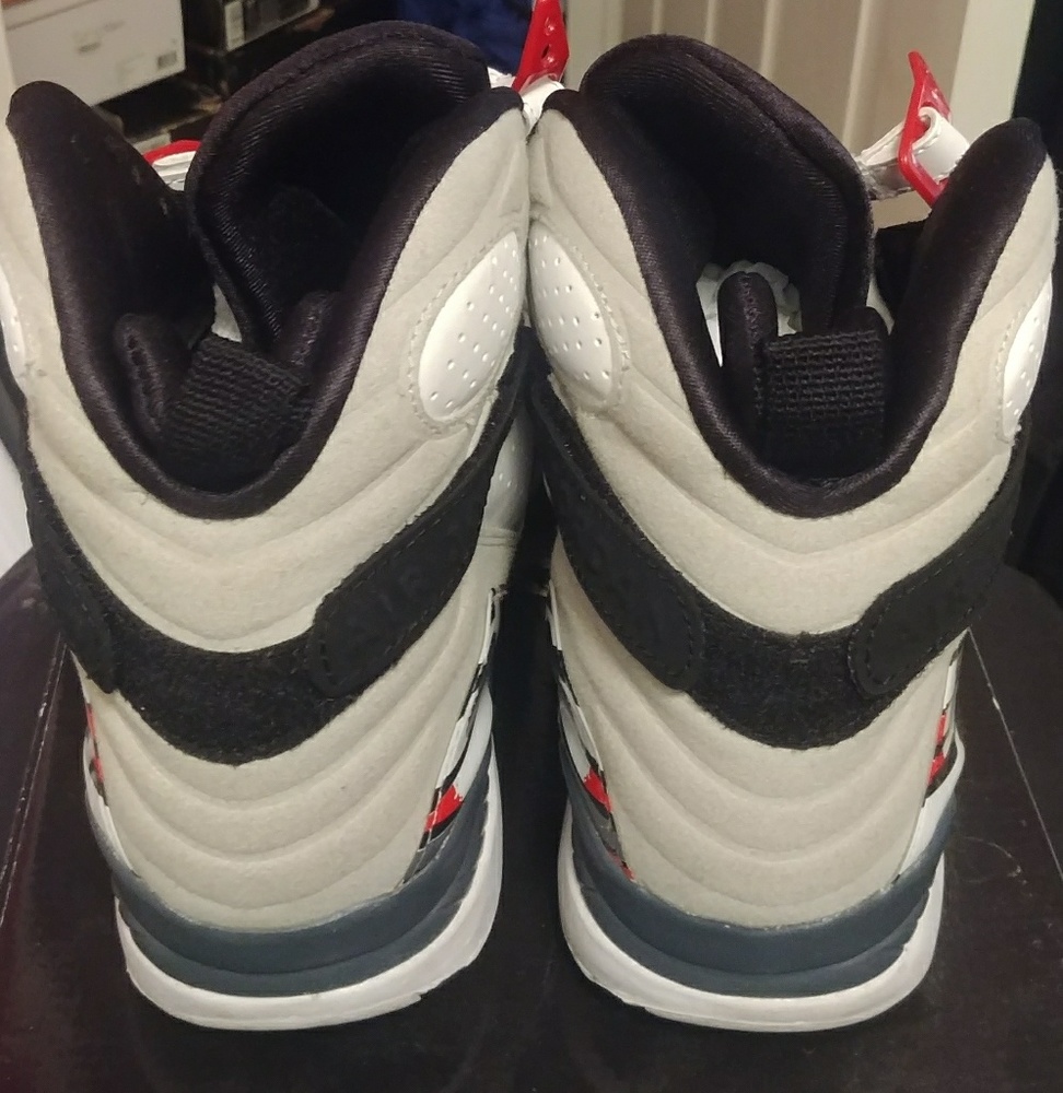 Air Jordan 8